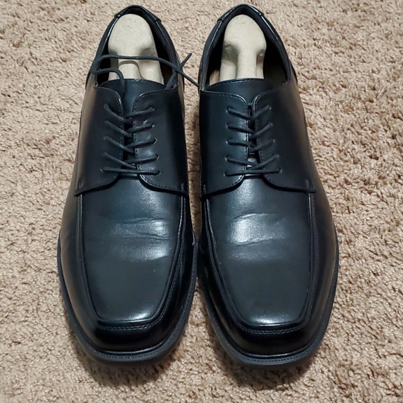 Dress shoes - Picture 1 of 10